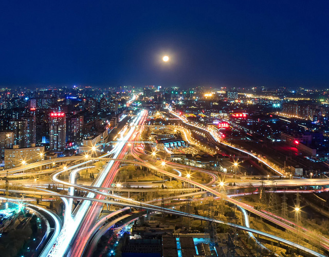 創(chuàng)造價(jià)值，回報(bào)社會(huì)